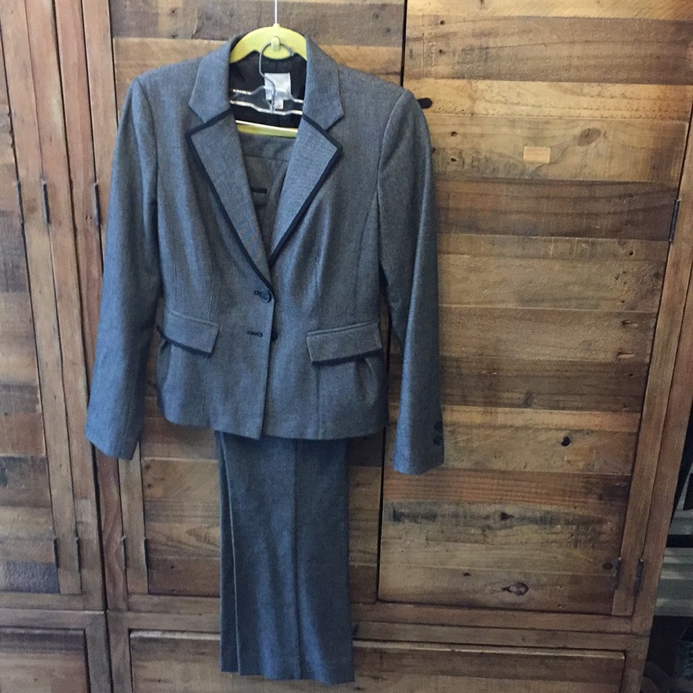 Pre-Loved Halogen Suit - Sz 2